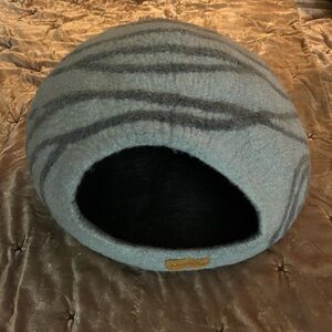 Meowfia Medium Wool Cat Cave